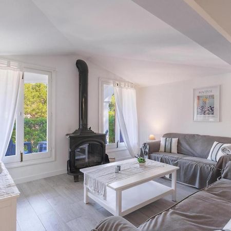 Gorgeous Renovated Cala Sant Vicenc Beach Villa Кала-Сан-Висенте Экстерьер фото