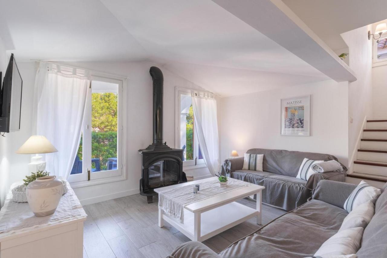 Gorgeous Renovated Cala Sant Vicenc Beach Villa Кала-Сан-Висенте Экстерьер фото