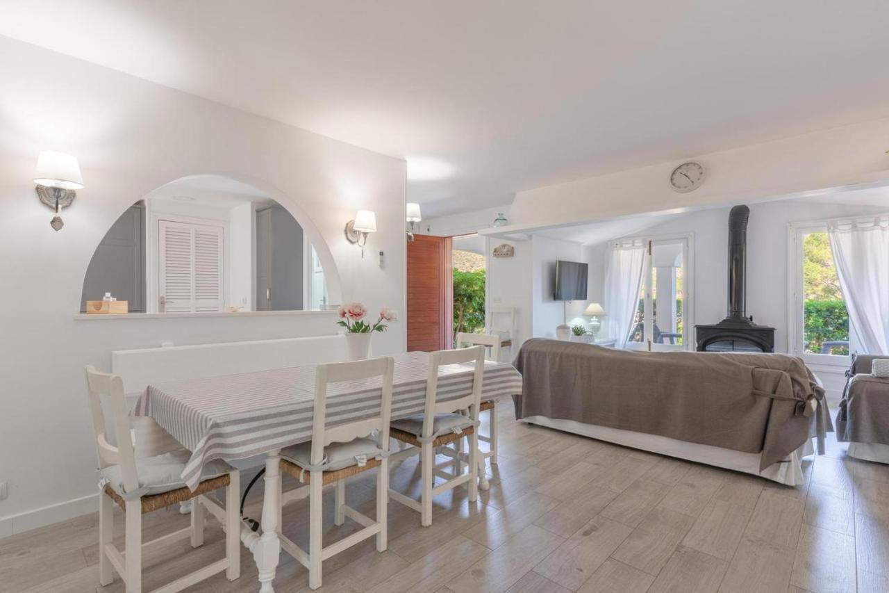 Gorgeous Renovated Cala Sant Vicenc Beach Villa Кала-Сан-Висенте Экстерьер фото